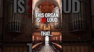 I've NEVER heard an organ THIS LOUD before