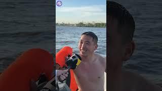Екатеринбуржцы спасаются от жары у воды в разгар дня
