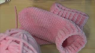 Gehäkelte Socke aus Himalaya Dolphin Baby Model1
