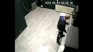 Man Shits On The Floor While Gambling