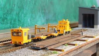 Reproduce the base for track maintenance with a model railroad!