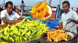 Famous Mirchi Pakoda Of Puri Sea Beach । Price ₹ 30/- Only । Indian Street Food