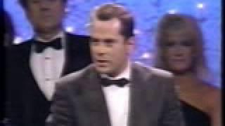 Bruce Willis and Cybill Shepherd win Golden Globe for Moonlighting (1986)