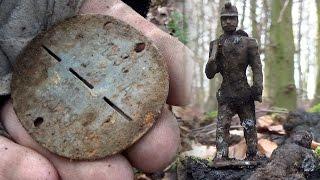 Metal Detecting WW2 - Great finds on U.S. Army WWII Position! [ History Secrets ]