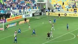 Marcelo Moreno acerta voleio e faz golaço para o Cruzeiro