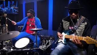 Daru Jones & Marcus Machado perform D.Stubs & M.Drix PregameVL1.5 Beattape Prelude (Live @ Drumeo)