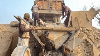 "Big Rock Crusher Machine: A Giant in Action"Big Rock Crushing: A Powerful Process"#stonecrusher