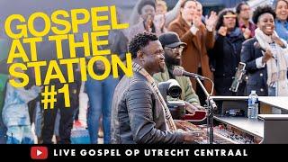 Live worship GOSPEL AT THE STATION #1 - Presence Choir op Utrecht CS Centraal Station