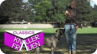 Ekelhaft: Hundesabber [subtitled] | Knallerfrauen mit Martina Hill