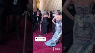 Halle Berry is a vision at the #Oscars #Glambot