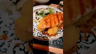 Solomo with Sauce // My Dinner Yummy #seafood #shortvideo #solomon #viral #seafoodrestaurant