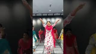 Giddha on Putt Jatt da by Rajvir Jawanda #purebhangra #giddhaboliyan #bhangraindubai