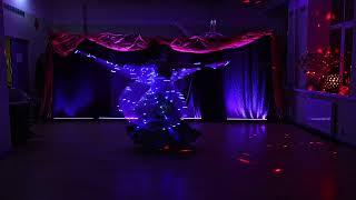 Berit Aicha Kalling - bellydance with LED wings