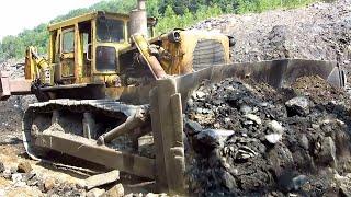 Caterpillar D9G Building a Road