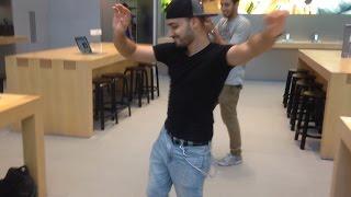 BELLY DANCING AT APPLE STORE!