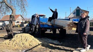 Все буде Україна! Корівник мрії, будівництво розпочато, за покупками – на тракторі...