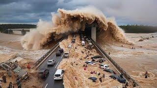 A few minutes ago in Australia..!! Unprecedented flood in Kingaroy Queensland, life paralyzed