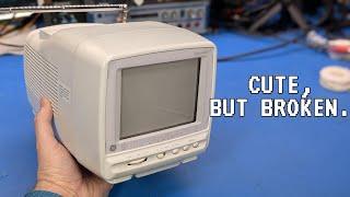 It's a cute but broken: The GE Spacemaker 5" color TV