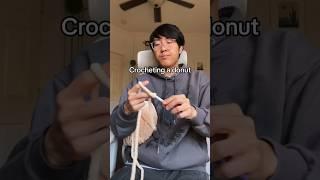 Crocheting a donut #crochet