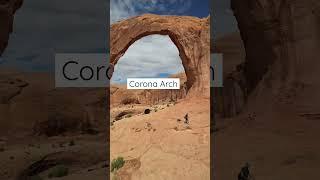 That arch tho  this one’s dog friendly in Moab, UT #shorts #travel #utah