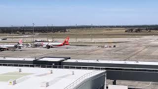 Melbourne Airport plane spotting