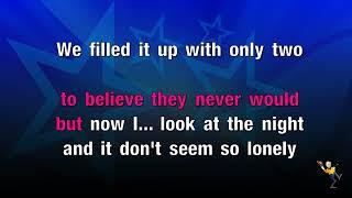 Sweet Caroline - Neil Diamond (KARAOKE)