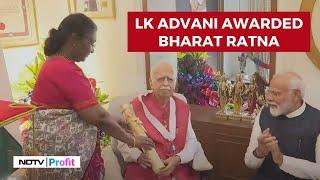 BJP Veteran Leader LK Advani Awarded Bharat Ratna By President; PM Modi Also Present