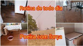 faxina na casa / redemoinho de poeira/ rotina da dona de casa  / não aguento mais essa bagunça 