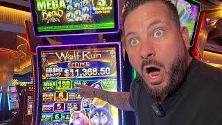 VEGAS MAN PUTS $300 IN SLOT THIS HAPPENED!