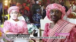 SEE HOW PRESIDENT BUHARI DAUGHTERS GREETED AISHA BUHARI....FIRST LADY @ A WEDDING PARTY IN LAGOS
