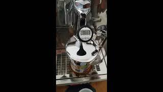 Coffee Sensor and Wega Classic E61 - flushing and pulling a shot