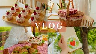 4 DIFFERENT RECIPES FOR PICNIC Lemonade  Sandwich Bread  Strawberry Summer Cake  Watercolor 