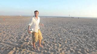 David Beckham - Mete tres balones en la basura (Anuncio Pepsi) HD