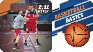 Im Low Post gegen 127 Kilo-Center John Bryant feat. C-BAS | Basketball Basics