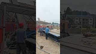 Wood crushing machine, plywood raw material