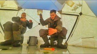 БЕШЕННЫЙ КЛЕВ НА САЛО! ПЕРВЫЙ ЛЕД 2021 2022! зимняя рыбалка со льда