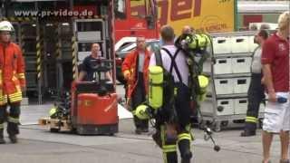 14.08.2012 - Mannheim - Feuerwehr-Großaufgebot mit Spezial-Löschmittel bei Brand im Einsatz