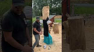 Chainsaw carving an eagle #artist #letsgo #chainsawartist #woodworking #chainsaw #stihl #eagle #art