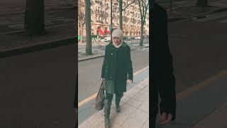 Walking in Paris with friend  #paris #avalanrokston #charlesaznavour #champselysées