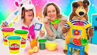 Koch Video - Einhorn Café. Dreieckige Teigtaschen. Play Doh Spielzeug Video für Kinder