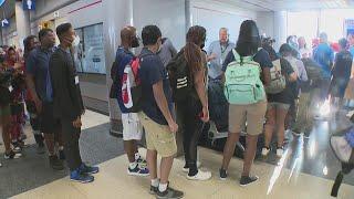 Chicago aviation enthusiasts take flight for world's largest air show