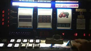 IGT  Slot Machine S 2000 MIT Walzenproblemen