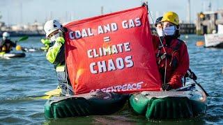 80 activists block Shell’s port to protest against ‘greenwashing' adverts