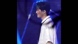 this will always make me giggle a little #markhyuck #mahae