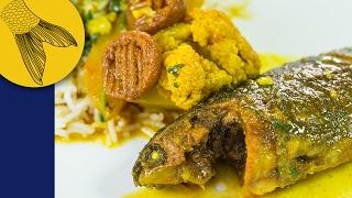 Koi Mach'er Jhol Phulkopi diye | Tel Koi Recipe—Bengali Koi Fish Curry with Cauliflowers