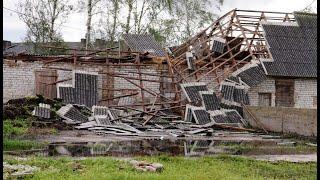 Буря В ЛАТВИИ самого высокого уровня опасности ПОЧЕМУ НЕОБЬЯВЛЕН ВЫХОДНЫМ ДНЕМ В ЛАТВИИ ?????