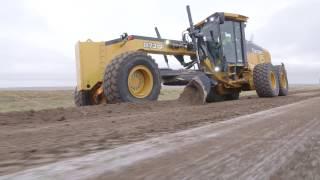 Dual Joystick Controls | John Deere Motor Graders