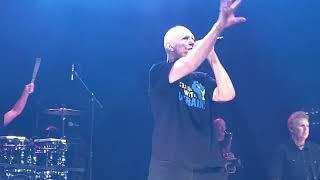 Midnight Oil - Beds are burning (Paris Olympia 12 juillet 2022)