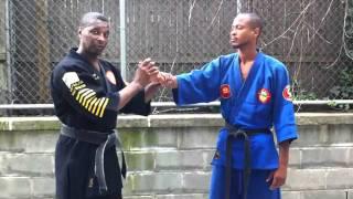 Sensei Mo teaches "Finger Lock"