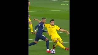 Mats Hummels || The art of Tackling 